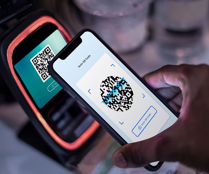 Cashless payment by smartphone