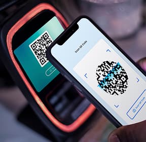 Cashless payment by smartphone